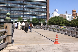 東御苑・平川橋1.JPG